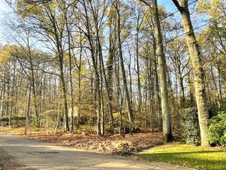 Dit exclusieve perceel bouwgrond van 20a 72ca bevindt zich in een zeer residentiële omgeving, zijnde het rustige en gegeerde Hazenpad in Linden...