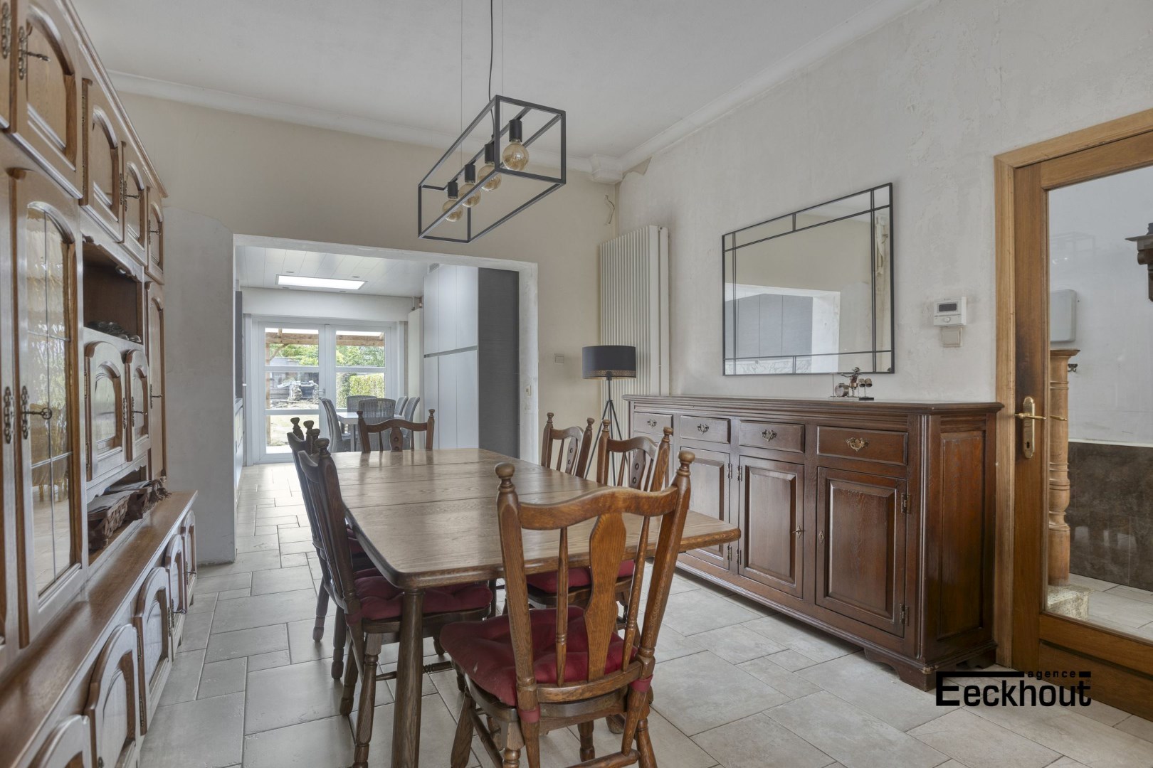 Ruime woning met diepe tuin in een rustige straat te Oostende! - foto 5