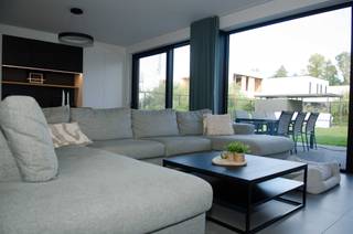 Ben je op zoek naar een instapklare moderne woning met hedendaags comfort op een prachtige locatie?Dan is deze energiezuinige halfopen bebouwing in...