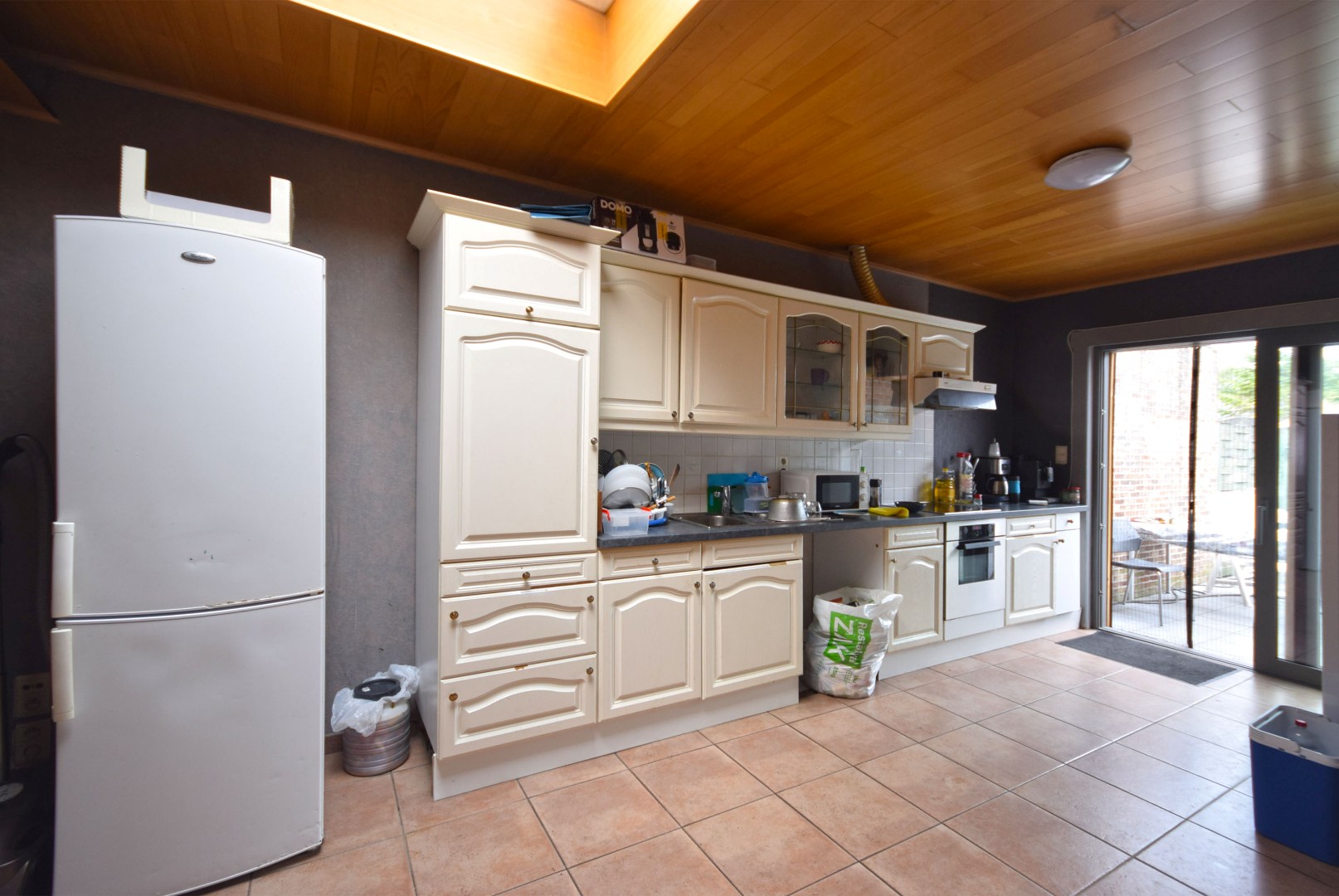 Instapklare rijwoning met ruime tuin en twee slaapkamers te Roeselare - foto 3