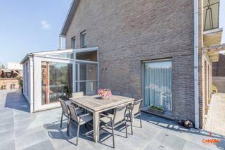 Deze open bebouwing is gelegen in de Oostmoer tussen het groen van velden en nabij de Lembeekse bossen. Op slechts enkele minuutjes staat u in...