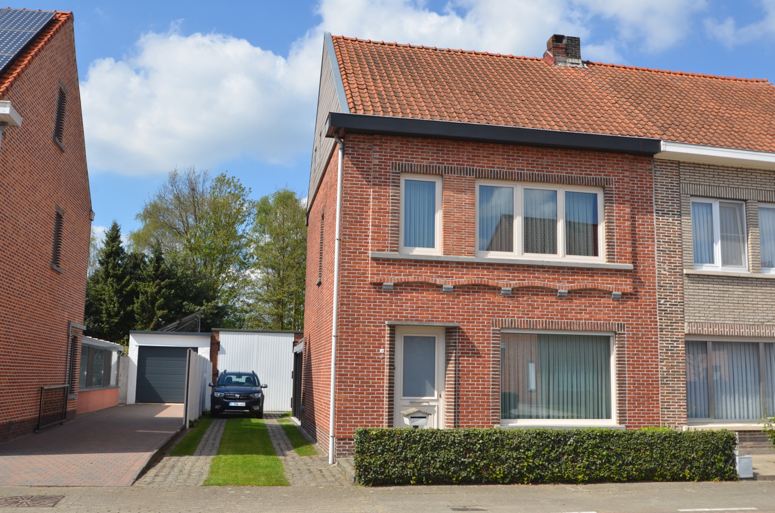 Goed gelegen HOB op 342 m2 grond met ruime garage en 3 slk - foto 1