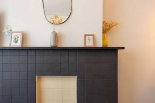 <p><span>Living in a bicycle street, in the middle of Antwerp</span></p><p><span> </span></p><p><span>The Van Stralenstraat is right in the center, near the Central Station, the university district and the Meir. A place where Antwerp is always on the move, but where the street itself remains remarkably quiet. Stores, cafes, universities and public transportation are all within walking distance.</span></p><p><span> </span></p><p><span>In this small-scale building you will find a renovated apartment with a practical layout and pleasantly bright.</span></p><p><span> </span></p><p><span>• Located in a bicycle street in the heart of Antwerp<br />• Close to university district, Central Station and the Meir<br />• Renovated apartment<br />• Bright living space with open kitchen<br />• 2 bedrooms<br />• Extra space for dressing room or office<br />• Practical storage room</span></p><p><span> </span></p><p><span>Inside, you immediately enter the living space. Large windows let daylight in nicely and give the space an open, pleasant atmosphere. A place where you can just as easily come home quietly after a long day as receive friends for dinner.</span></p><p><span> </span></p><p><span>The open kitchen follows this seamlessly. Practically furnished with plenty of workspace and storage cabinets, so that everything is within easy reach. From the kitchen you also have direct access to the balcony.</span></p><p><span> </span></p><p><span>Further into the apartment you will find two bedrooms. The master bedroom offers enough space for a comfortable bed and closets. The second room can perfectly serve as a bedroom, office or guest room. In addition, there is an extra room that you can set up as a dressing room or work area, depending on how you want to use the apartment.</span></p><p><span> </span></p><p><span>The bathroom is modernly finished with a walk-in shower and a sleek sink cabinet.</span></p><p><span> </span></p><p><span>A practical storage room is not lacking either, useful for washing machine, supplies or anything you prefer to keep out of sight. Finally, a basement storage room is provided for additional storage space.</span></p><p><span> </span></p><p><span>An apartment with a clever layout in a place where the city is always close by.</span></p><p><span> </span></p><p><span>Discover it for yourself and plan your visit at <span>www.sinjoor.be</span></span><span> or 03 283 05 00</span></p><p><span> </span></p>