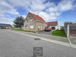 Projectgrond uitermate geschikt voor woningbouw op rustige ligging te Bredene!Bijzonderheden:- Circa 35m breed en 35m diep.- Circa 3 à 4 woningen...