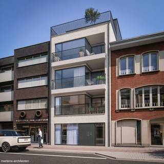 Welkom in Residentie Bredabaan 176, een exclusief en kleinschalig nieuwbouwproject in het centrum van Brasschaat, ontworpen door Mertens Architecten.<br /><br />6% BTW mogelijk mits men voldoet aan de voorwaarden. Meer info op kantoor.<br /><br />Deze stijlvolle residentie omvat slechts vijf energiezuinige appartementen, uitgewerkt met een sterke focus op hedendaagse architectuur, lichtinval en duurzaam wooncomfort. De tijdloze vormgeving, warme materiaalkeuzes en grote raampartijen creëren een aangename en verfijnde woonbeleving.<br /><br />Elk appartement beschikt over een privatieve buitenruimte in de vorm van een tuin of terras en werd ontworpen met oog voor functionaliteit, rust en kwaliteit. Dankzij individuele warmtepompen, vloerverwarming, performante isolatie en een energiezuinig E-peil van maximaal E30 geniet u bovendien van een toekomstgerichte en energiezuinige woonomgeving.<br /><br />Residentie Bredabaan 176 biedt:
<ul>
	<li><span>stijlvolle architectuur door Mertens Architecten</span></li>
	<li><span>slechts 5 appartementen</span></li>
	<li><span>1- en 2-slaapkamerappartementen</span></li>
	<li><span>privatieve terrassen en tuin</span></li>
	<li><span>lichtrijke leefruimtes</span></li>
	<li><span>vloerverwarming via warmtepomp</span></li>
	<li><span>hoogwaardige isolatie en aluminium schrijnwerk</span></li>
	<li><span>lift</span></li>
	<li><span>gemeenschappelijke fietsenberging met fietsenlift</span></li>
</ul>
De centrale ligging op de Bredabaan combineert een uitstekende bereikbaarheid met alle winkels, horeca en dagelijkse voorzieningen op wandelafstand.<br />Residentie Bredabaan 176 staat voor hedendaags wonen in een stijlvolle en duurzame residentie, op een toplocatie in Brasschaat.<br /> 
