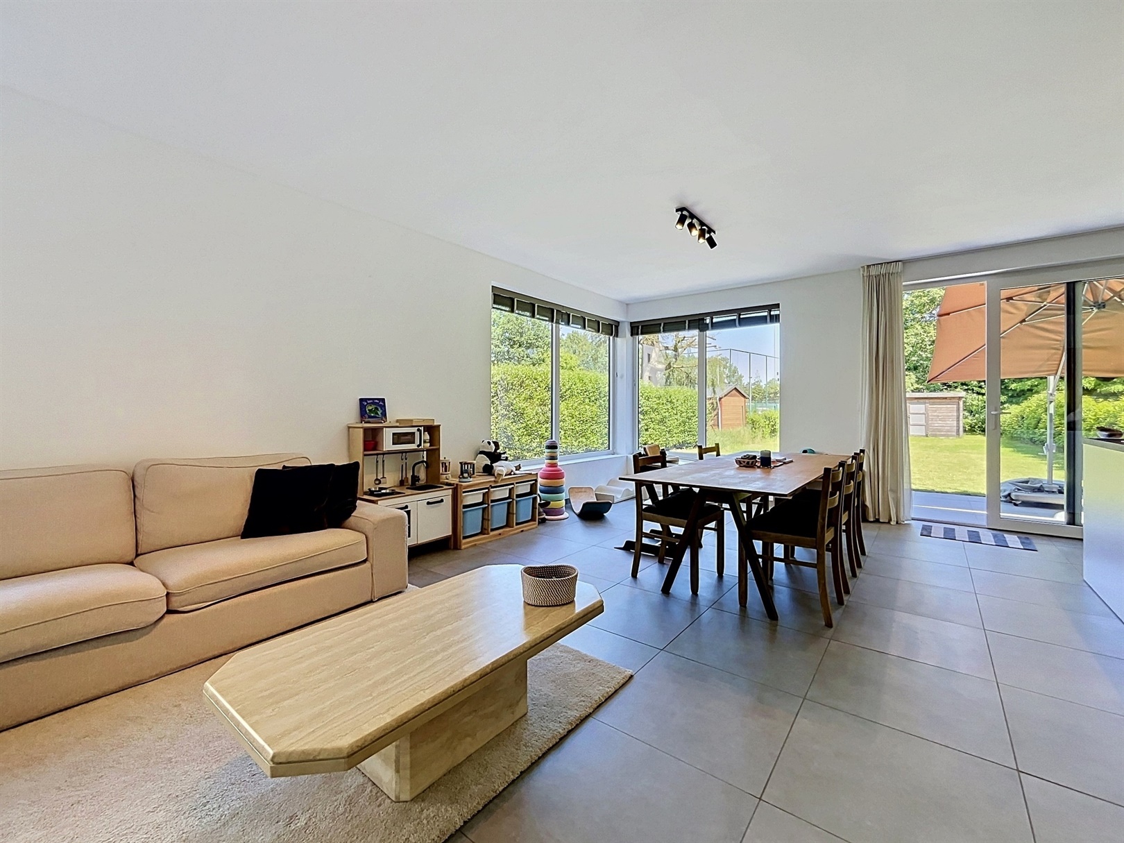 Energiezuinige en moderne woning met tuin te Sint-Denijs-Westem! - foto 1