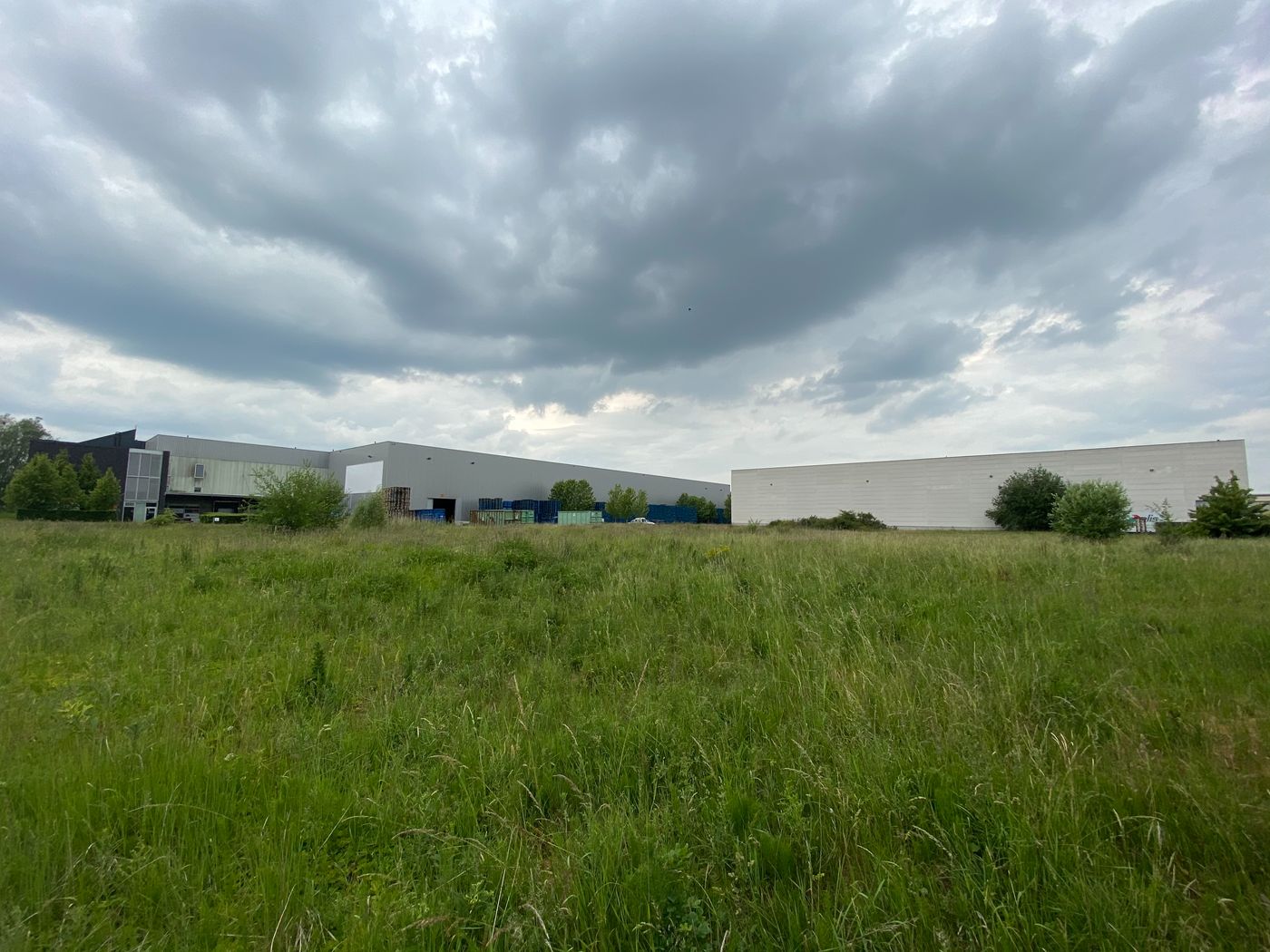 Built-to-suit magazijnruimte met eventuele kantoren te huur - photo 3