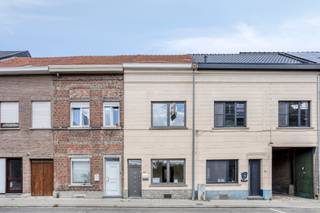 Instapklare woning met o.a. 121 m² bewoonbare oppervlakte, 2 slaapkamers (mogelijkheid tot 3), terras en ruime berging. EPC-label C.Op het...