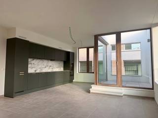 Zin in een plek waar stijl en comfort samenkomen met Zurenborg als buur? Dan is dit appartement van 102 m² precies wat je zoekt. Twee...