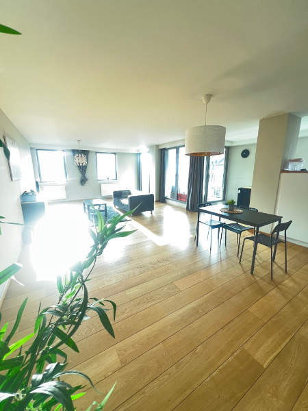 RUIM HOEKAPPARTEMENT WAARDOOR ER VEEL LICHTINVALLEN EN LEUKE ZICHTEN ZIJN - photo 3