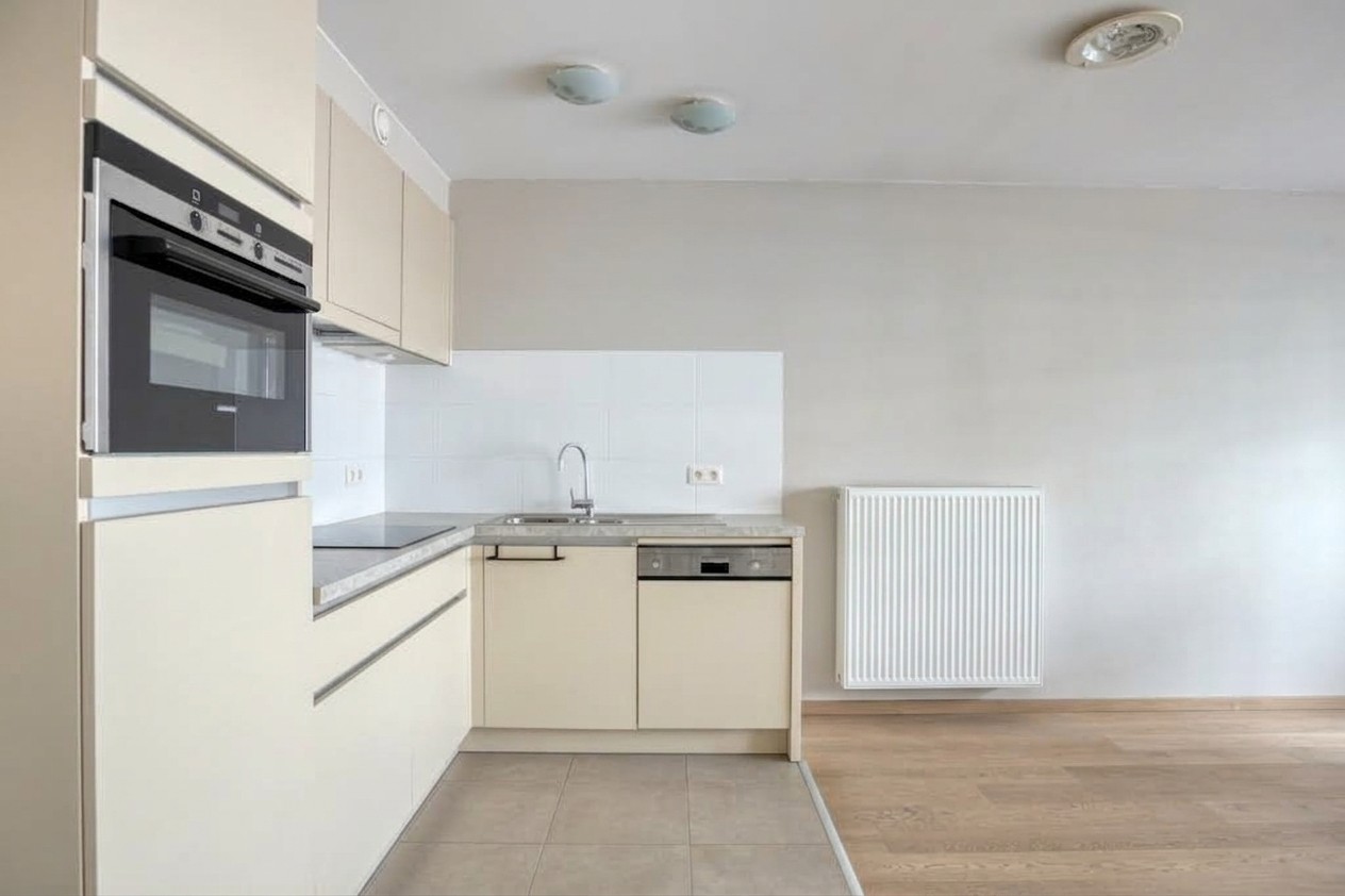 Volledig instapklaar appartement met 2 slaapkamers en dit op 175m de Zeedijk - foto 4