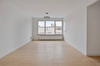 Ontdek dit prachtige, instapklare appartement op de 2de verdieping van een klein, verzorgd gebouw. Hier woon je rustig, maar toch met alles...