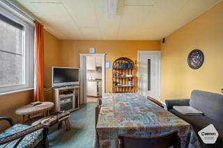 Dit te renoveren één slaapkamer appartement heeft een uitstekende ligging vlakbij het het strand, openbaar vervoer en de winkelstraten. Bij het...