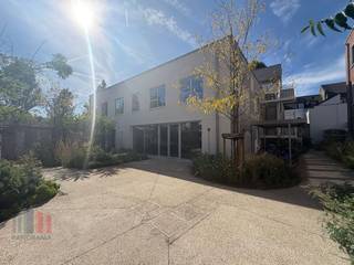 Fantastically located new offices of 431 m² for sale near the city centre of Ghent, the R40 and Gent-Dampoort station. Very easy access by public transport: Gent-Dampoort station is just 1.2 km away.<br /><br />The ready-to-use offices with an industrial loft style are located on the first floor in the "Boma Business Center" and are equipped with solar panels, heat pump, air conditioning, lighting, sanitary facilities, access security, ... Also presence of a communal roof terrace and green outdoor area with dining facilities. Other surfaces also possible. Available immediately. Ample parking space and covered bicycle storage.<br /><br />Contact PANORAMA for further information or a no-obligation site visit on 09 225 09 02.