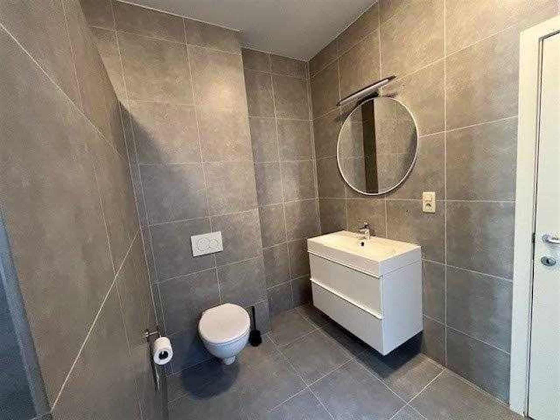 Woning met 3 verhuurde units en ruim magazijn met aparte toegang - foto 5