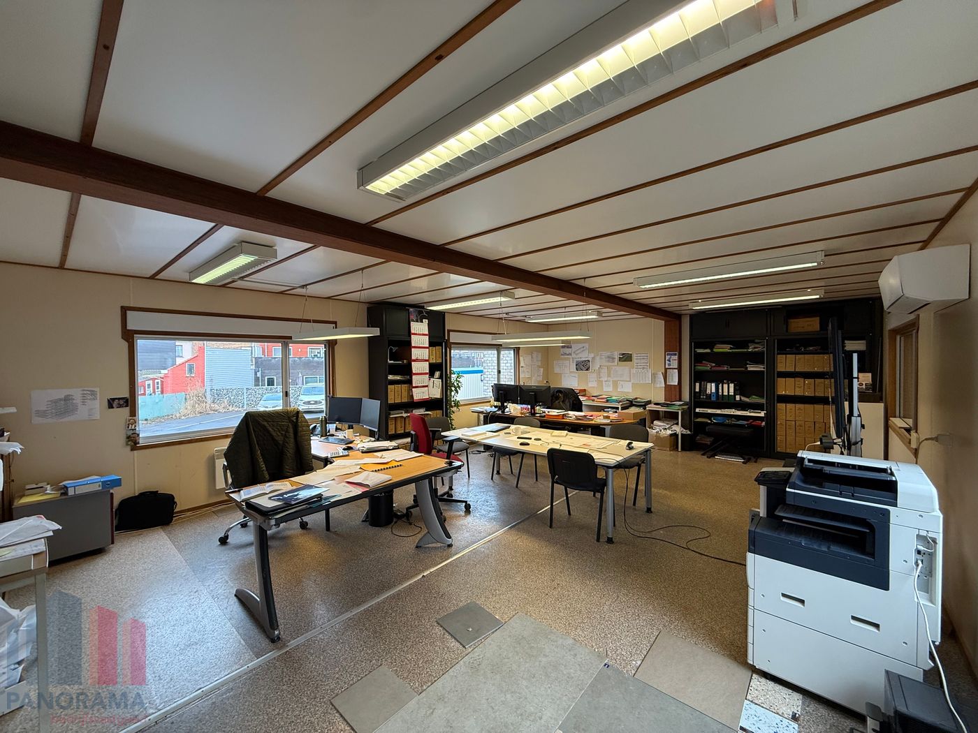 Bedrijfsgebouw met 7 rolbruggen en verhard buitenterrein - foto 5