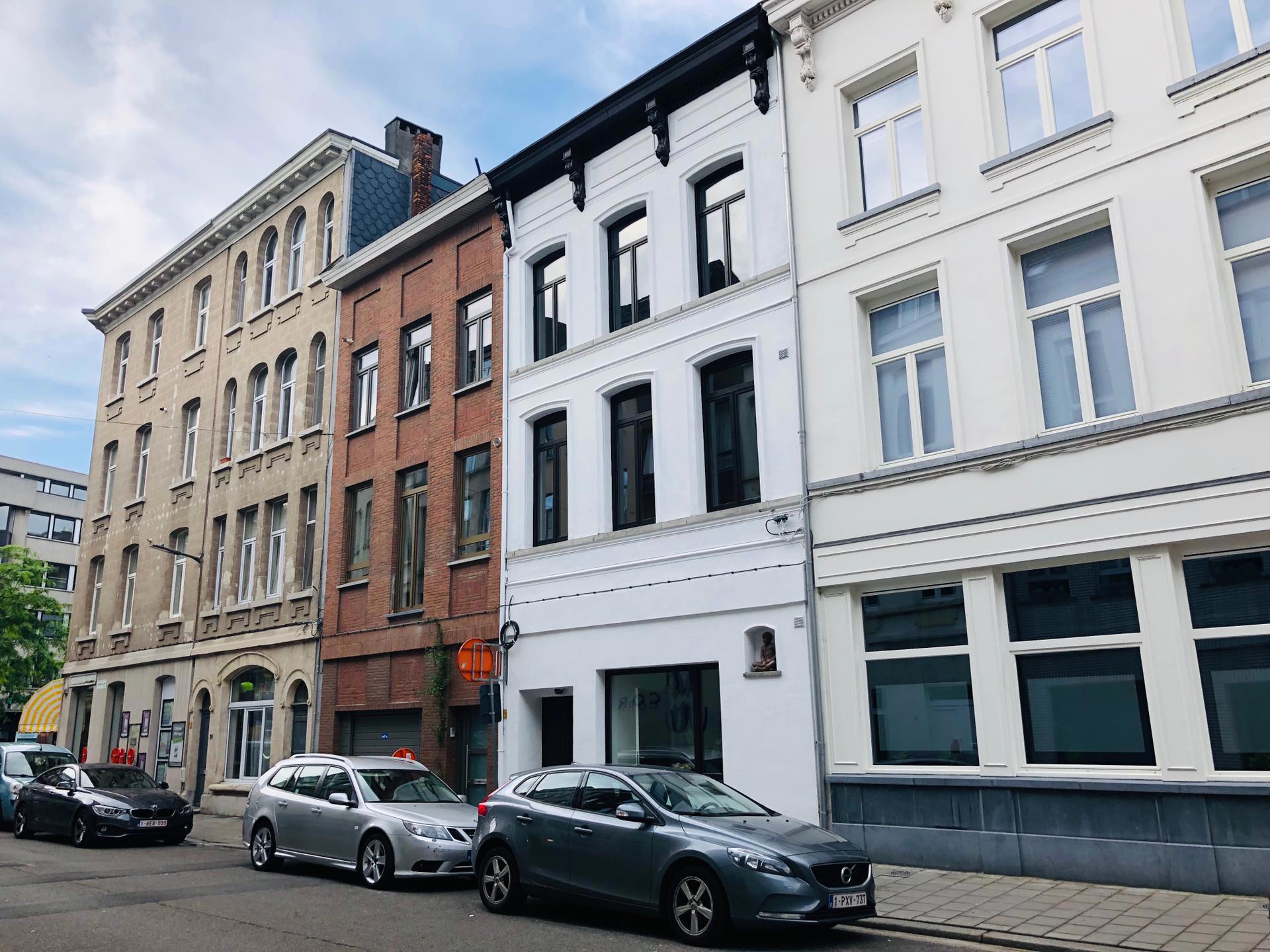stabiel verhuurde opbrengsteigendom met 3 appartementen - foto 1