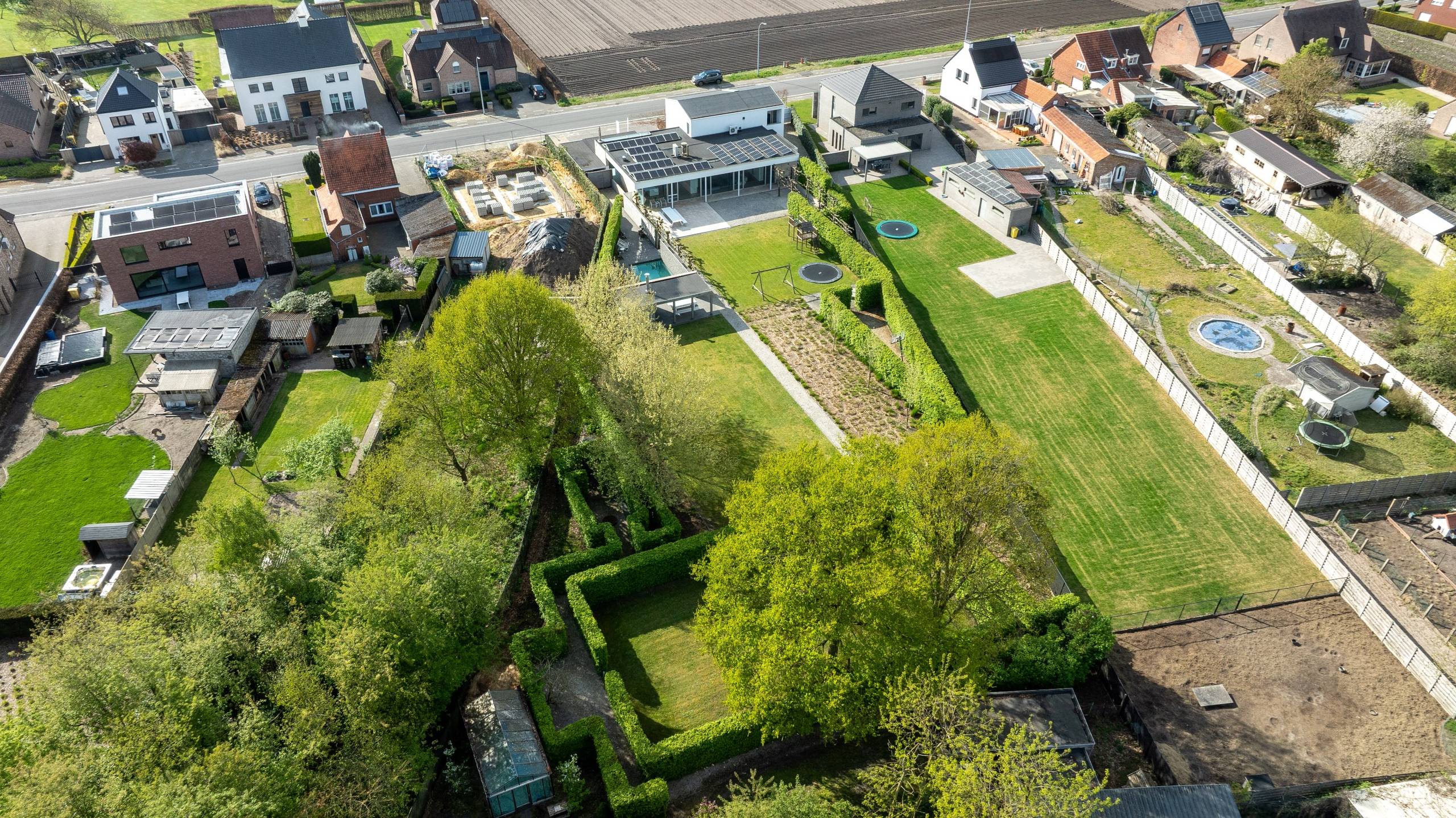 Strakke villa met buitenzwembad, wellness en kantoor/praktijk op 3.140 m² te Dessel - foto 5