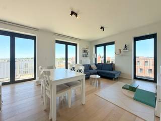 Plan uw bezoek via www.polares.euIn deze recente residentie in Herent kan je op de vierde en bovenste verdieping dit tweeslaapkamer-appartement...