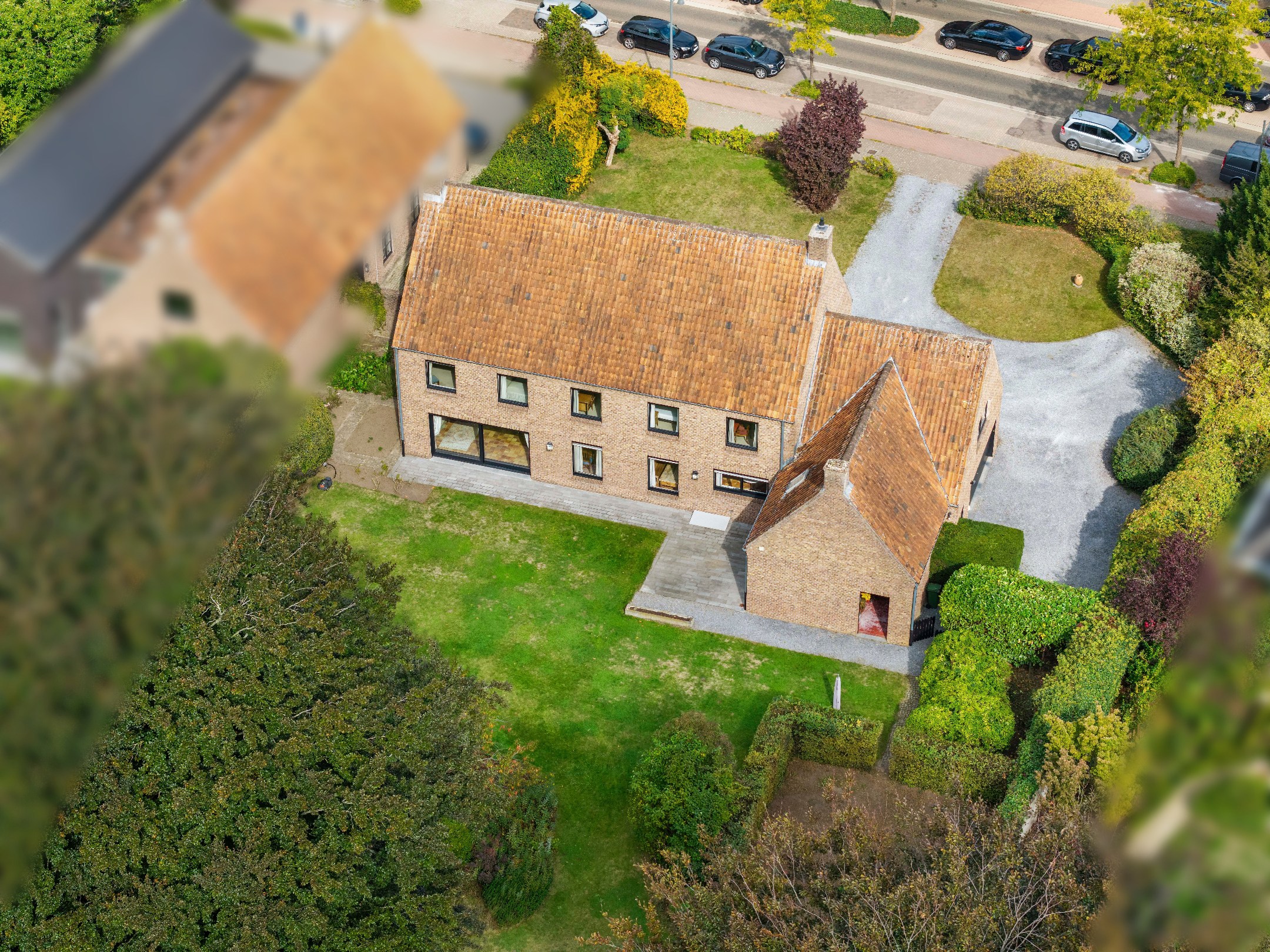 Stijlvolle villa met 6 slaapkamers en grote tuin - foto 4