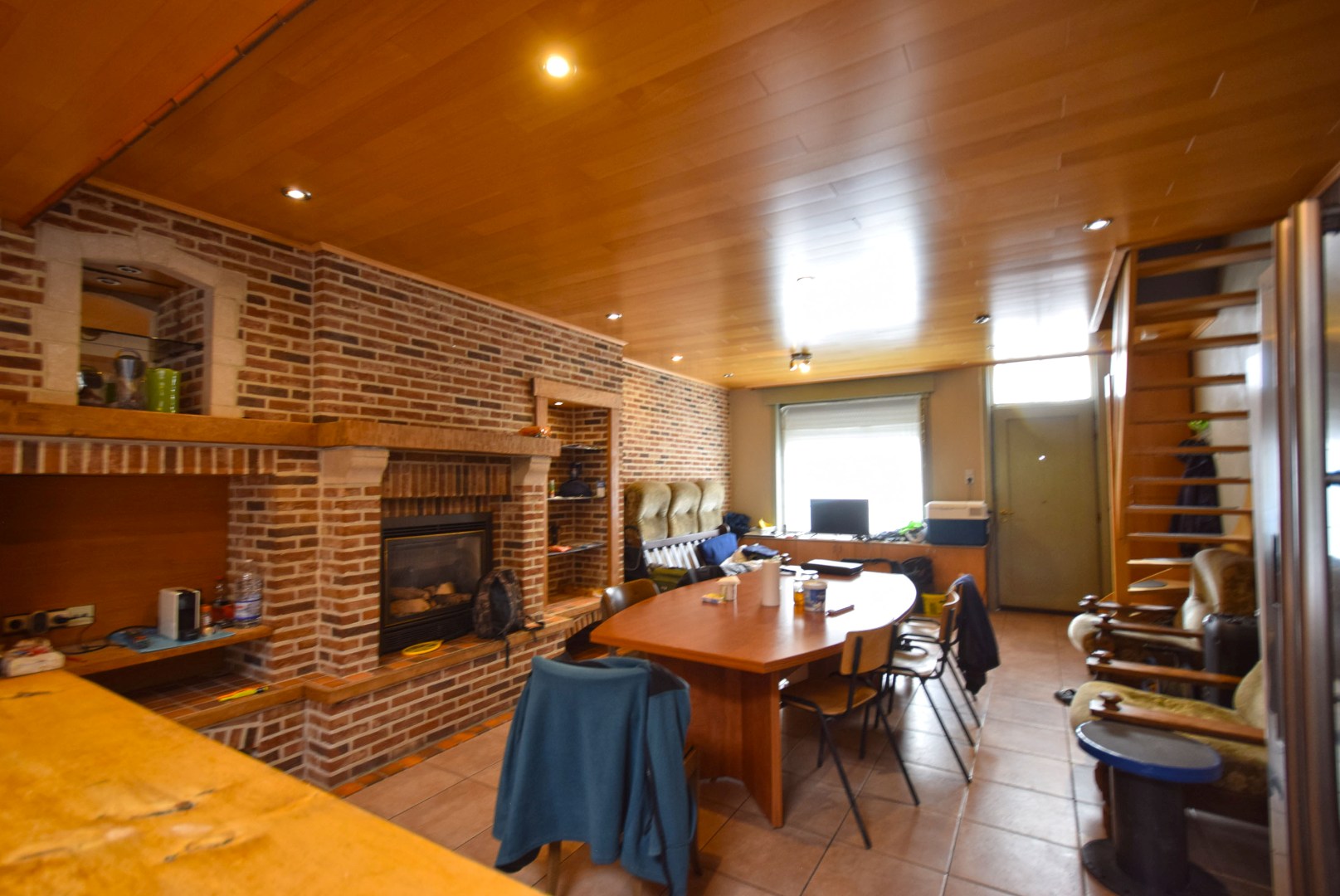 Instapklare rijwoning met ruime tuin en twee slaapkamers te Roeselare - foto 2