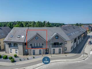 INSTAPKLAAR DUPLEX-APPARTEMENT MET 3 SLPKS EN 2 TERRASSEN TE REKEM !We vinden dit appartement met een bewoonbare oppervlakte van 163 m² terug op een...