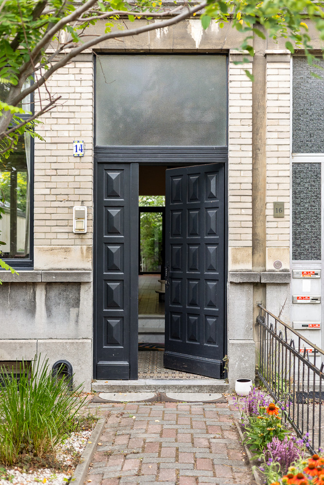 MATCHED kevin@wellimmo.net voor meer info! Instapklare en lumineuze herenwoning boordevol charme met aangename stadstuin in de Groenenhoek te Berchem- tot 5 slaapkamers - foto 5