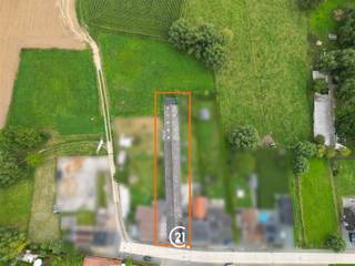 TE HUUR Ruim atelier / opslagruimte van 480m2 met inrijpoort van 4m breed en 3.5m hoog. Ideaal voor zelfstandige of verzamelaar. Te bezoeken