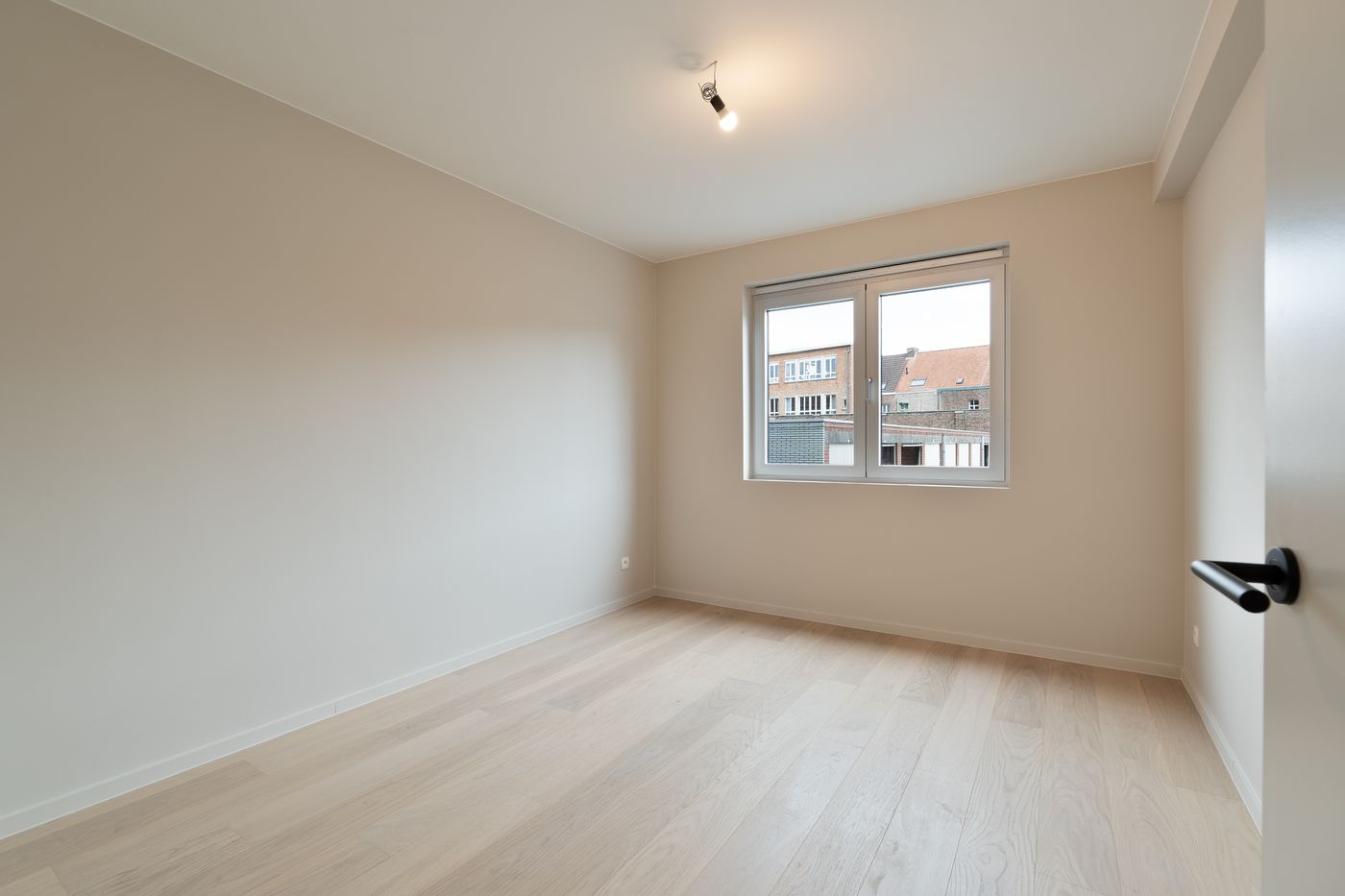 Instapklaar gelijksvloers 2 slaapkamerappartement - foto 5