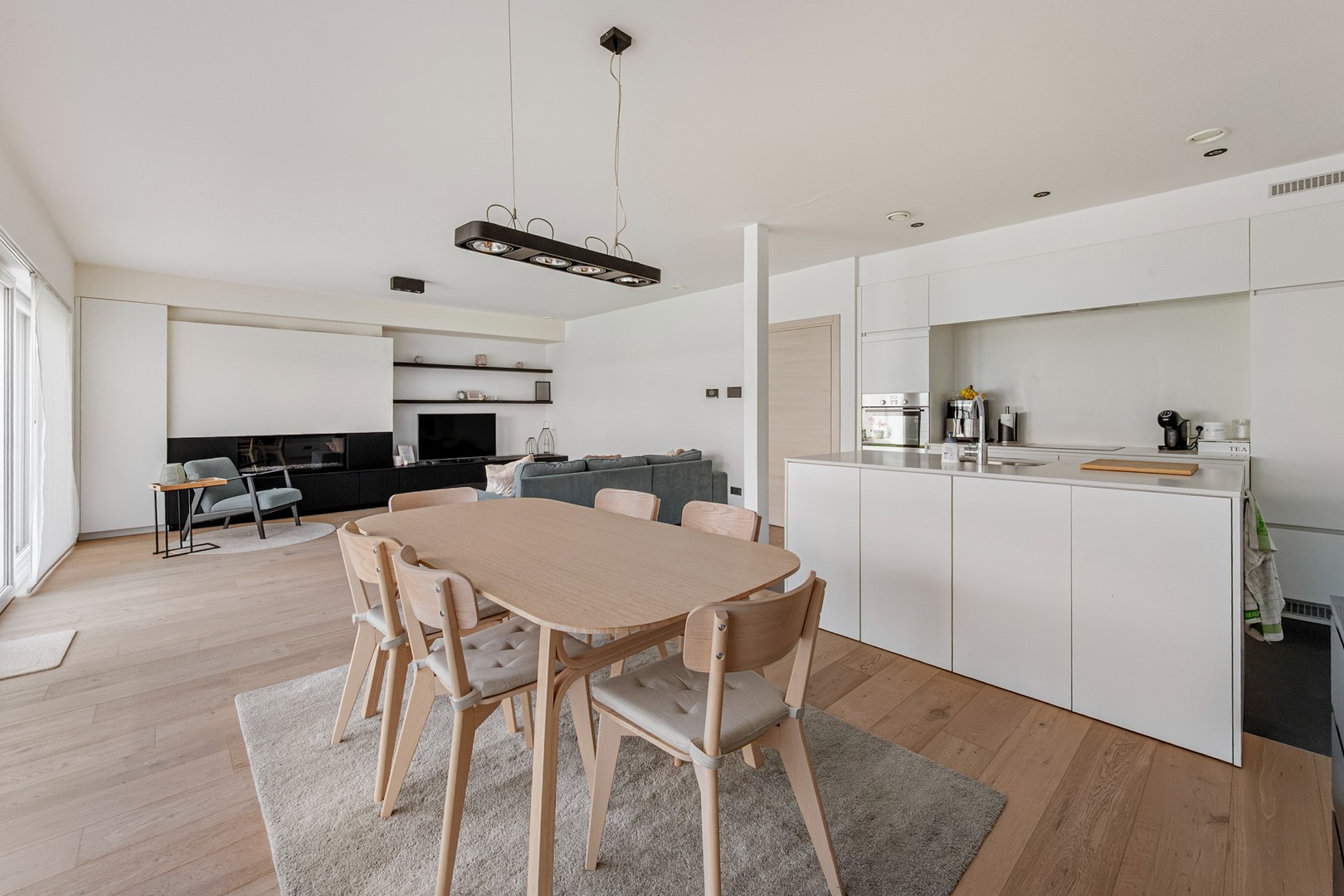 Recente en uitstekend gelegen woning in een nieuwe verkaveling met tuin en garage! - foto 4
