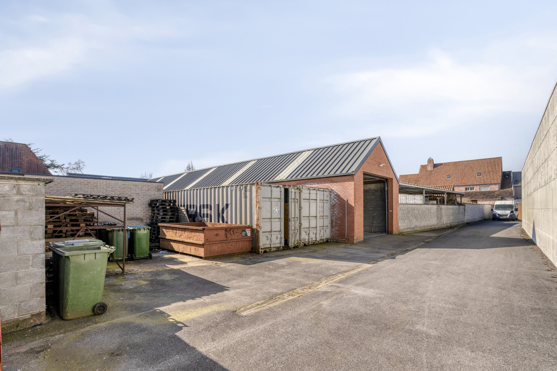 Recent centraal gelegen solide magazijn te koop te Roeselare - foto 3