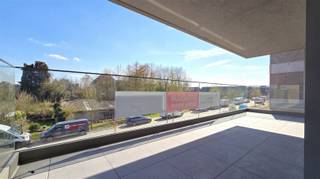 DISCOVERY DAY: Zat. 10/10 van 15u - 17u.Kom als eerste deze woning ontdekken!Laatste 3 appartementen te koop!2 privatieve garages + zonnepanelen inbegrepen.Wonen zonder in te boeten op ruimte, rust, comfort mét oog op een energiezuinige toekomst?Met deze uitzonderlijk ruime, hyper-uitgeruste appartementen met uiterst grote terrassen van Residentie Verika is de stap van een huis naar appartement zo beslist!Kwaliteiten:+ parkzone van 2000m² + doodlopende straat voor verkeer+ 2 grote terrassen/app.+ kamers met dressingruimte+ extreem energiezuinig gebouwd (privat. zonnepanelen, zonneboiler, 3 dubbele beglazing, aansluiting regenwater, zonnepanelen voor recup. kosten gemeenschap,...)+ inclusief 2 grote privatieve garages elk met autom. sectionaalpoort!Door de ruimte van de appartementen (116 m² tot 134m² exclusief terrassen!!) met terrassen van 16m² - 84m² is de stap die je wil zetten van een woning naar een appartement tot het absoluut minimum herleid. Reken daarbij de zalig rustige ligging in een doodlopende straat voor verkeer mét zicht op 2000m² parkzone, én de centrale ligging vlakbij winkels, natuur en horeca, dan weet je dat dit een project is, uniek door zijn ligging én uniek door zijn laag-energetische bouwmethode.14 app. reeds verkocht! Nog slechts 8 beschikbaar.Eerst oplevering reeds uitgevoerd. Materiaalkeuze nog steeds mogelijk. Lastenboek, plannen en detail prijzen op aanvraag!