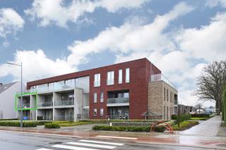 Lichtrijk en instapklaar appartement met zuidgericht terras op een toplocatie.Dit prachtig onderhouden appartement op een steenworp van winkels,...