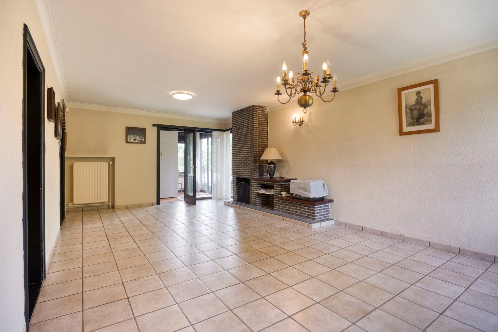 Gelijkvloerse woning met 3 slpks op een uniek perceel van 2.164 m² nabij de Markt ! - foto 5
