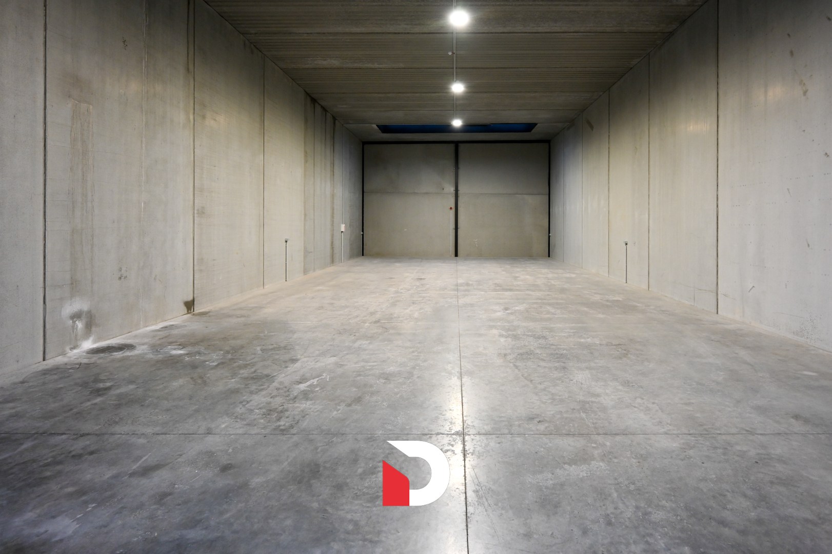 Recente KMO-unit met 2 parkeerplaatsen op toplocatie te Brugge - foto 3