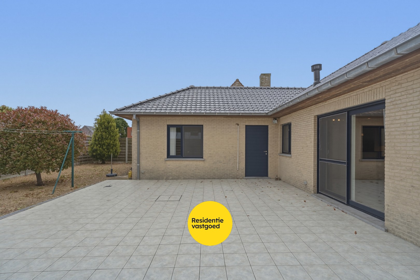 Verzorgde alleenstaande bungalow met tuin, garage en groot terras in het rustige Ettelgem - foto 4