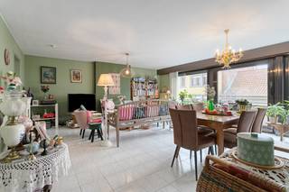 Dit verzorgde 2-kamerappartement, gelegen op het tweede verdiep, bevindt zich op een centrumlocatie, op wandelafstand van winkels en horeca...