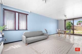 In een rustige, kindvriendelijke wijk, aan het einde van een doodlopende straat, bevindt zich deze ruime halfopen bebouwing. De woning werd gebouwd...