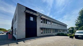 Op een toplocatie in de onmiddellijke nabijheid van de Ring 0 en het op- en afrittencomplex van de E40 in Zellik, bevindt zich deze functionele...