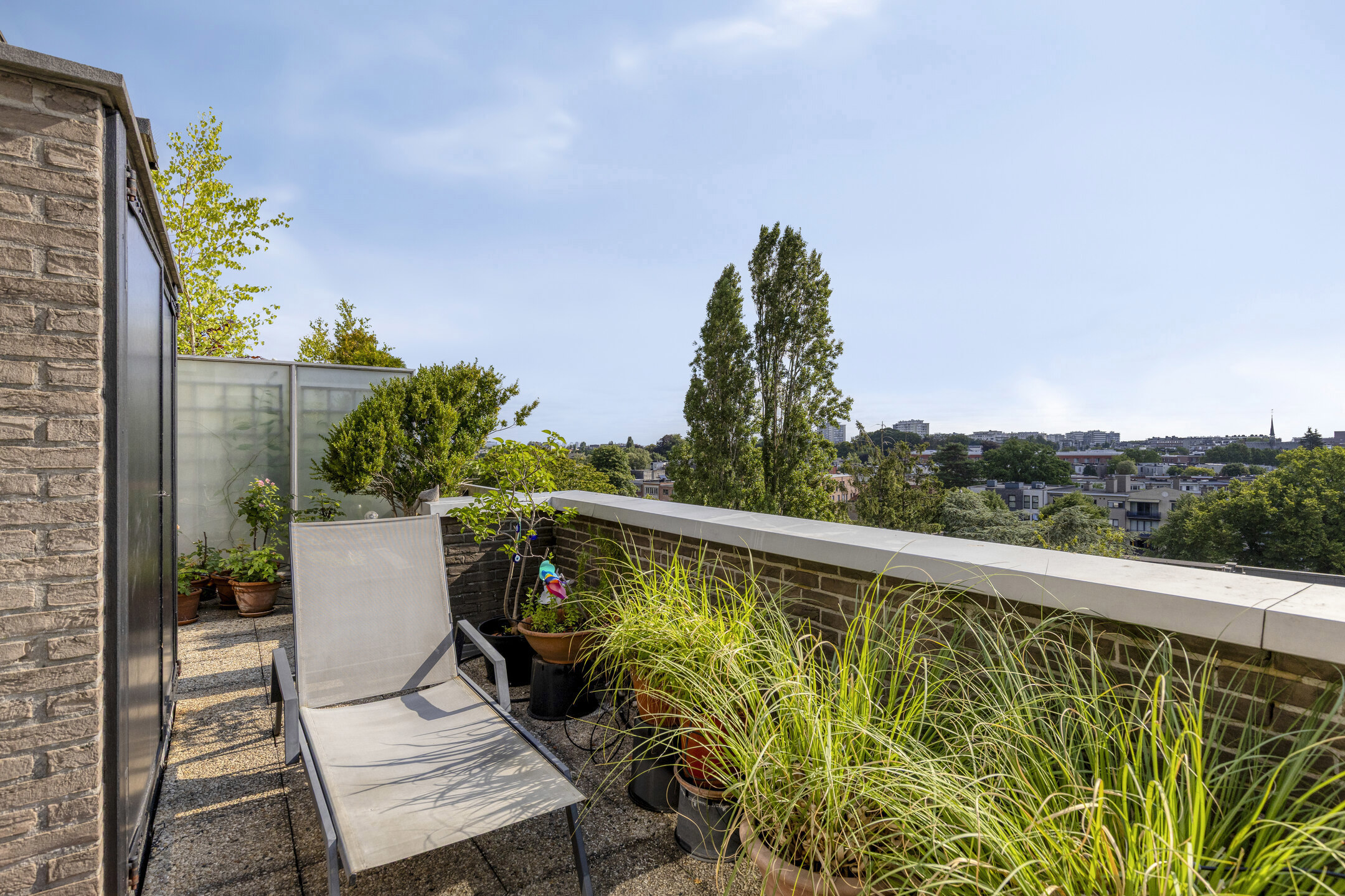 Lichtrijke penthouse met 2 zonnige terrassen te Wilrijk. - foto 2
