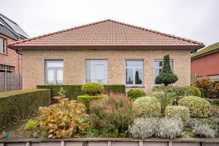 Instapklare gelijkvloerse woning te huur in RijkevorselOp zoek naar een stijlvolle, recente én perfect onderhouden woning waar comfort centraal...