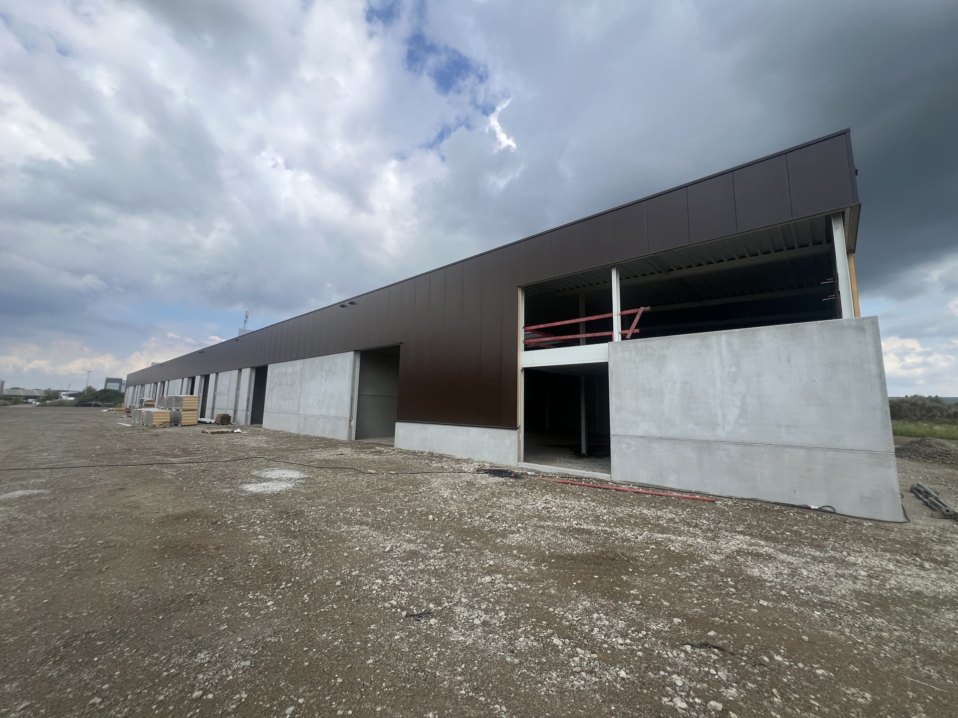 KMO-UNIT van 365M² - STADSBEEMD IN HALEN - foto 1