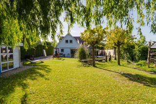 Vous recherchez une villa spacieuse à vendre à Courtrai offrant de nombreuses options et une excellente accessibilité ? Alors cette maison prête...