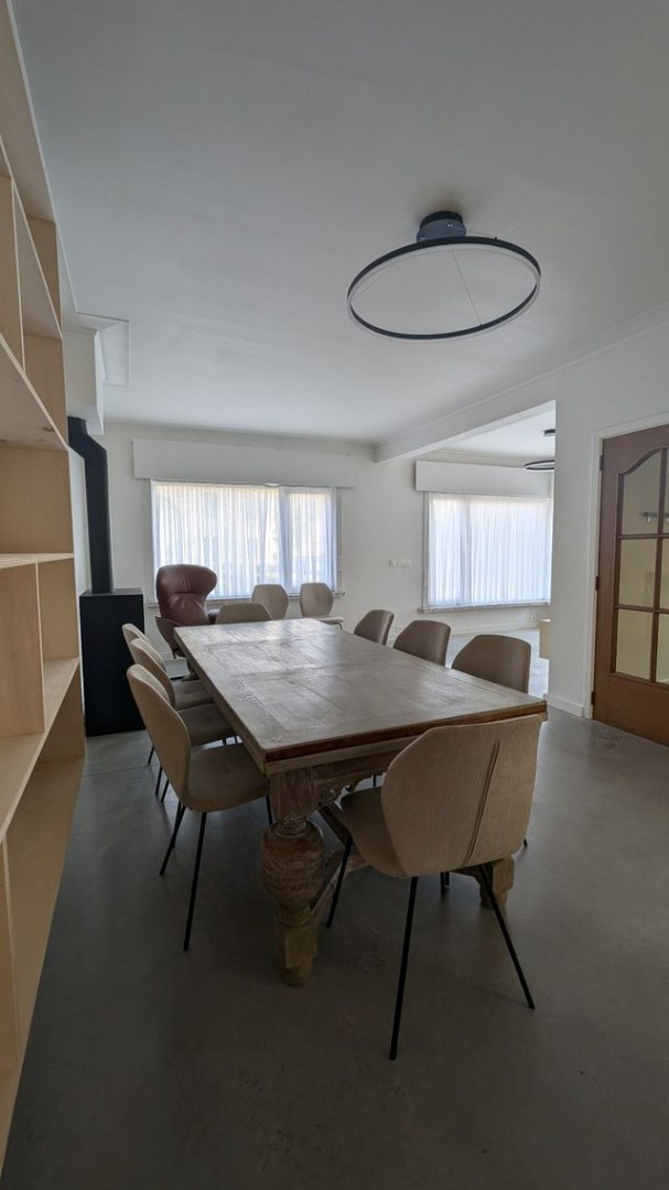 Ruime gerenoveerde woning met 3 slpks, gelegen op wandelafstand van het centrum ! - foto 2