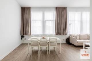 Bent u opzoek naar een opbrengsteigendom in Gent? Dan is dit pand, onderverdeeld in een handelspand en 2 appartementen mogelijk iets voor u.Het pand...