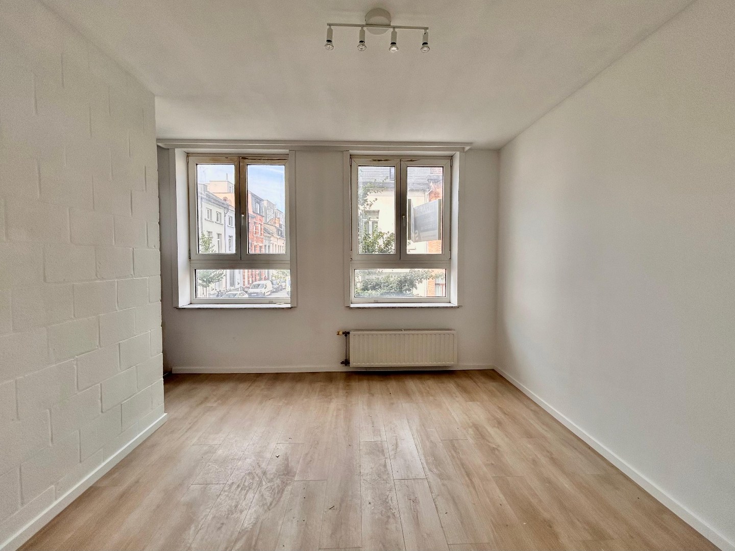 Te huur volledig gerenoveerd 1 -slaapkamer appartement - foto 4