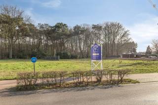 Bouwgrond voor halfopen bebouwing op perceel van 5a 11ca in O.-L.-V.-OlenDit perceel voor halfopen bebouwing is gelegen langs de Krentzen in...