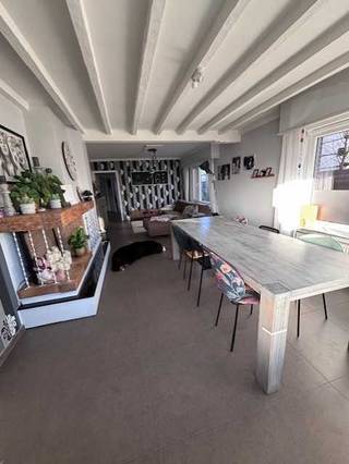 Onze woning is erg ruim met 5 slaapkamers én is bovendien volledig onderkelderd. De electriciteit is 100% in orde en energie-renovaties zijn...