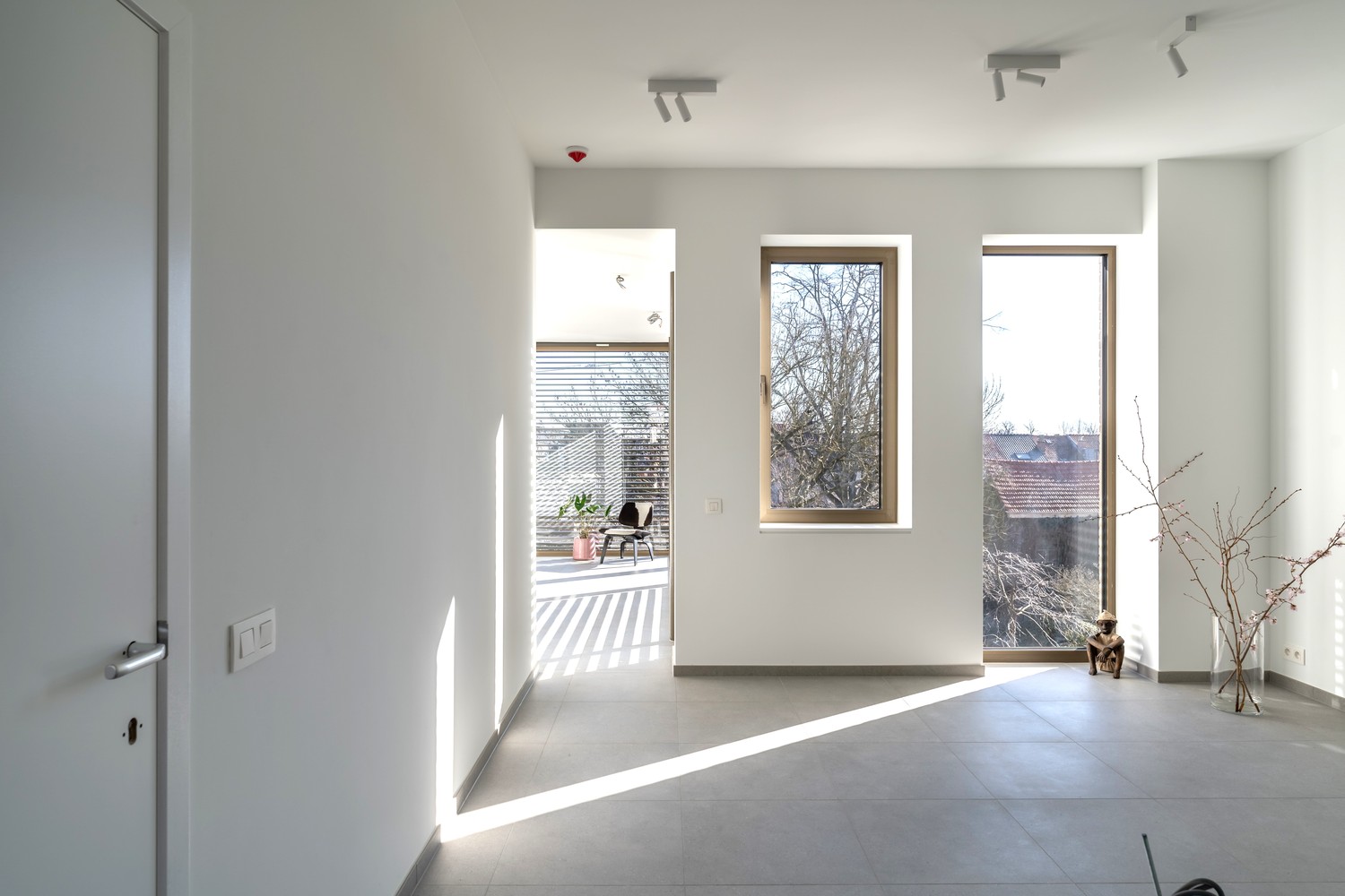 Volledig gerenoveerd 1-slaapkamerappartement met overdekt terras op de ring rond Leuven ! - foto 2