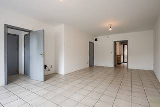 Dit licht op te frissen gelijkvloersappartement is makkelijk toegankelijk en is gunstig gelegen.Ligging:Het appartement bevindt zich in de Kaaistraat...